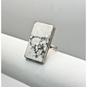 Vintage Natural Howlite .925 Stone Ring Sz 9 - 12.08 Grams